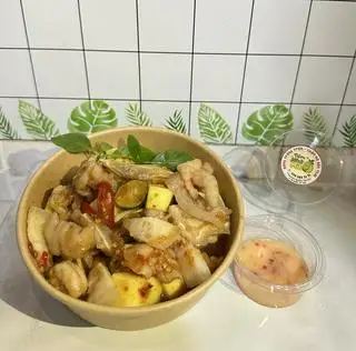 Chân gà sốt thái + Tai heo - 63.000 ₫ tại Bánh Tráng Trộn, Chấm & Chân Gà Sốt Thái Tiệm Nhà Mít - Nguyễn Thái Sơn