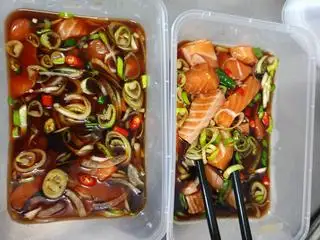 Hình ảnh Cá Hồi Ngâm Tương - 300gr Cá