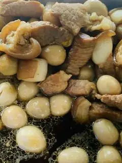 Hình ảnh Cơm Thịt Kho Trứng Cút