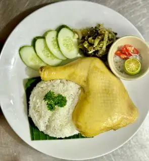 Hình ảnh Cơm gà góc tư hấp muối