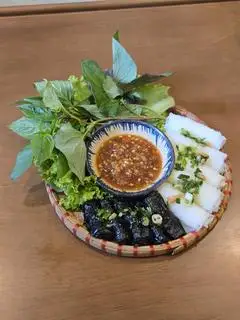 Bò lá lốt chay cuốn bánh hỏi - 62.000 ₫ tại Bếp Chay Phạm Hồng Phước - Trường Sa
