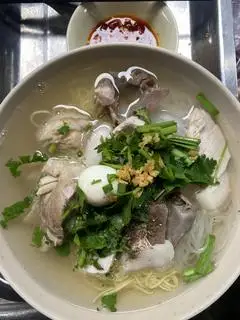 Bún gạo thập cẩm - 45.000 ₫ tại Bánh Canh Chả Cá Nghĩa Quán - Hủ Tiếu & Bún Mọc - Chung Cư Nguyễn Thiện Thuật