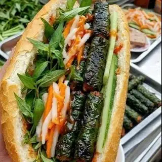 Hình ảnh Bánh mì Bò Lá Nốt sốt Đặc Biệt
