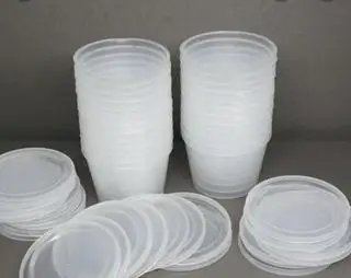 hộp nhựa , đũa, muỗng  - 3.000 ₫ tại Sủi Cảo & Hủ Tiếu Nam Vang Thịnh Phát - Cư Xá Phú Lâm B