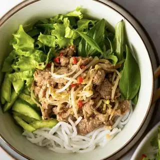 BÚN THỊT XÀO MIỀN TÂY - 55.000 ₫ tại CÁI GHẾ VÀNG - CƠM CHIÊN, TRÀ & CÀ PHÊ - Cộng hoà