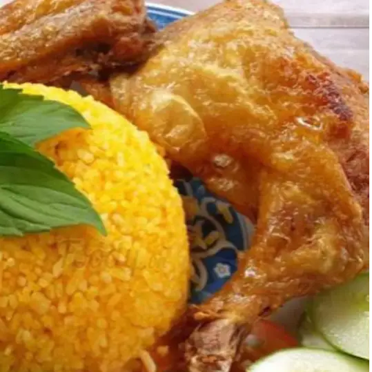 Hình ảnh Cơm Gà Xối Mỡ Lớn