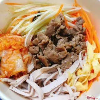 Hình ảnh Bún trộn kim chi bò mỹ