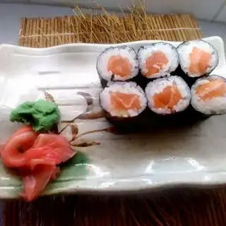 Cơm cuộn cá hồi - 6 cuộn - 49.000 ₫ tại Sushi T&T - Cá hồi và Sashimi - Hồng Đức