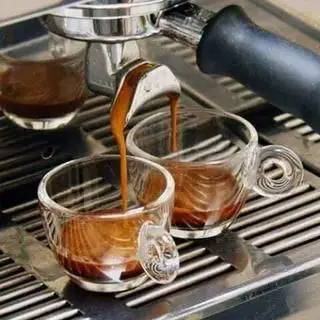 Cà phê sữa rang xay pha máy - 20.000 ₫ tại Rất Quảng Quán 3 - Mì Quảng - Phạm Văn Đồng