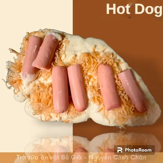 Hot dog chà bông xúc xích - 18.000 ₫ tại Trà Sữa & Ăn Vặt Bố Già - Nguyễn Cảnh Chân