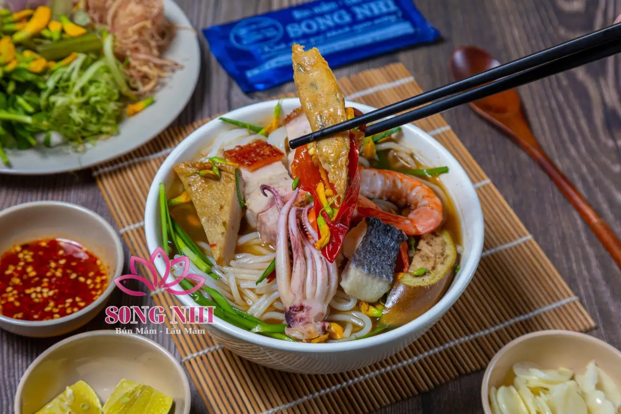 Hình ảnh Bún mắm tô lớn ( Bao gồm dụng cụ ăn )