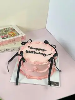Bánh kem Hàn Quốc mẫu chữ hpbd/ nơ size 12-20cm - 290.000 ₫ tại Bánh Kem Ít Ngọt SG & Bánh Mì Mặn Ngọt - Phan Văn Hân