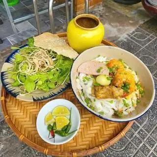 Hình ảnh Mỳ Quảng sườn tôm chả