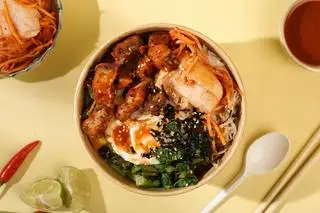 Hình ảnh Cơm trộn thịt heo xào cay