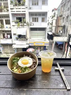Hình ảnh Mì xào bò trứng - trà tắc