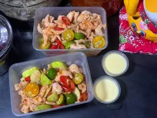 Chân gà sốt Thái phần lớn  - 100.000 ₫ tại Cá Trên Trời - Chân Gà Sốt Thái & Tré Trộn - Phạm Văn Bạch