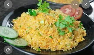 Hình ảnh cơm chiên mắm tỏi + kèm súp + ốp là