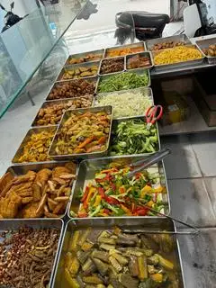 Hình ảnh Thức ăn và rau thập cẩm không cơm