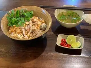 Hình ảnh Mỳ ngan mọc trộn *