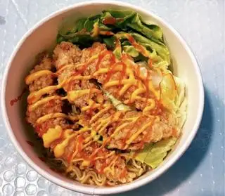 Hình ảnh Cơm chiên thịt thăn sốt chua ngọt.