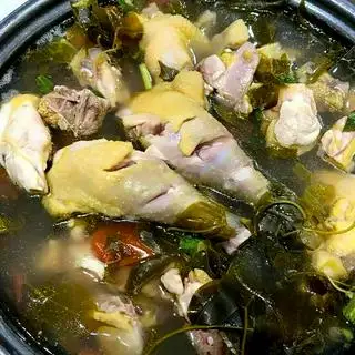 Lẩu gà lá giang lớn - 329.000 ₫ tại Lẩu Gà Lá É Phú Yên - Đà Lạt Nhớ - 291 Trương Vĩnh Ký