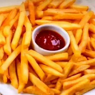 Khoai tây chiên lắc phô mai đặc biệt - 30.000 ₫ tại Hamburger & Bánh Mì Minh Anh - Thanh Đa