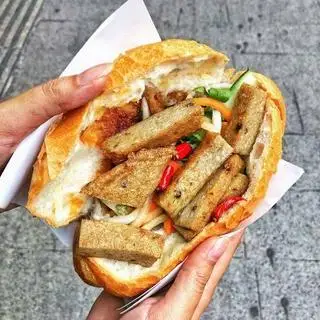 Hình ảnh Bánh Mì Chả Cá Ốp La ( size 3 )