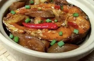 Hình ảnh Cá trắm kho giềng