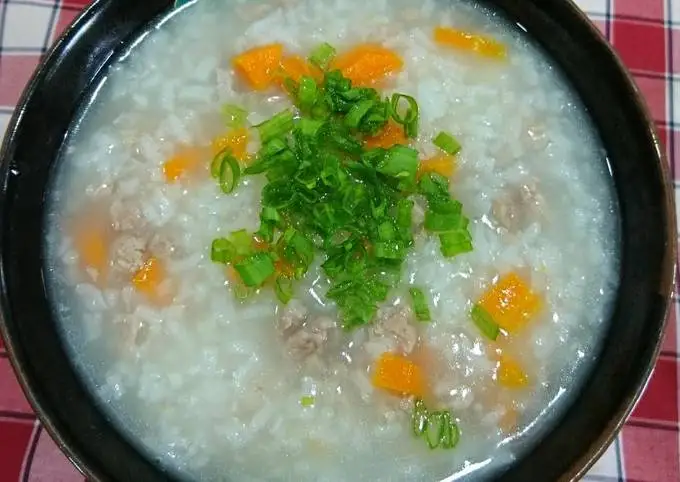 Hình ảnh cháo thịt +(bò) cà rốt lớn