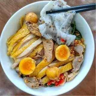 ( Chợt Nhớ ) Bánh Ướt Trứng Non + Gà Xé - 55.000 ₫ tại Bánh Ướt Lòng Gà Chợt Nhớ - Tạ Quang Bửu