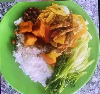 Cơm thập cẩm - 27.000 ₫ tại Cơm Chay Diệu Quyên - Nguyễn Văn Lạc