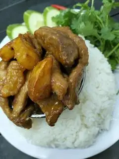 Hình ảnh Cơm bò lúc lắc khoai tây 