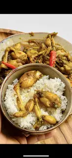 ếch xào lăn  - 55.000 ₫ tại Cơm Nhà Mạ Tôi - Cơm & Mì Quảng - Trần Khánh Dư