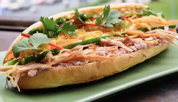 Hình ảnh Bánh Mì Trứng - Xúc Xích