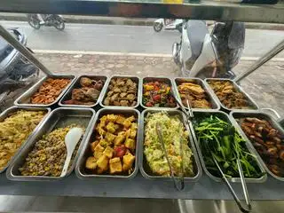 Hình ảnh Cơm thịt bằm xào ngô ngọt