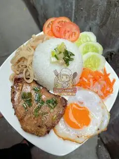 Hình ảnh Cơm Tấm Bì Trứng + Coca