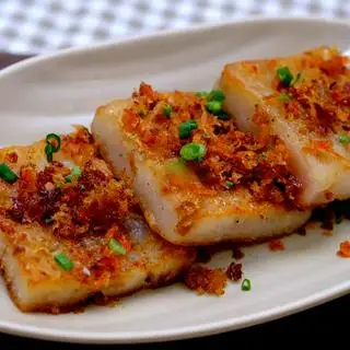 Bánh củ cải chiên sốt X.O - 47.000 ₫ tại Bát Nhất Bánh Cuốn Quảng Châu - Bánh Cuốn - Lãnh Binh Thăng