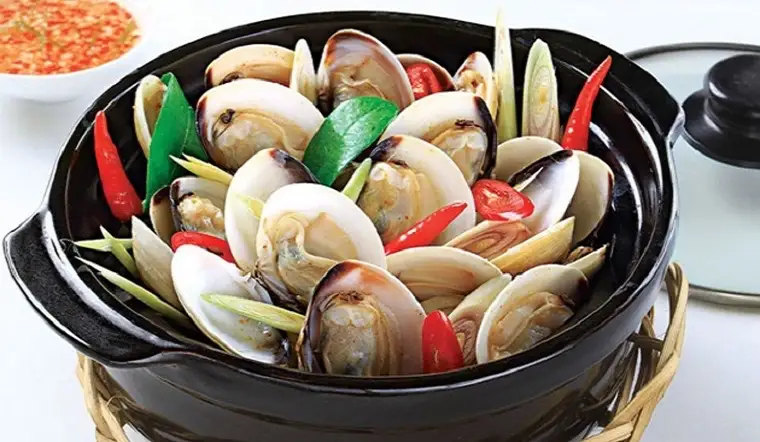 Nghêu hấp sả - 58.000 ₫ tại Tám Ốc