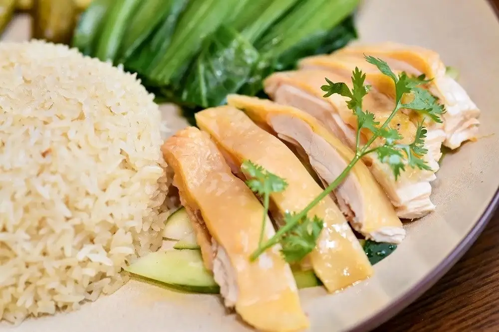 Cơm Gà Chặt - 47.000 ₫ tại Gà Ta Xứ Quảng - Nguyễn Văn Cừ