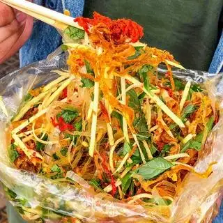 Bánh tráng trộn  - 28.000 ₫ tại Bánh Tráng Nhà Bo - Bánh Tráng Nướng & Bánh Tráng Trộn - Cách Mạng Tháng 8