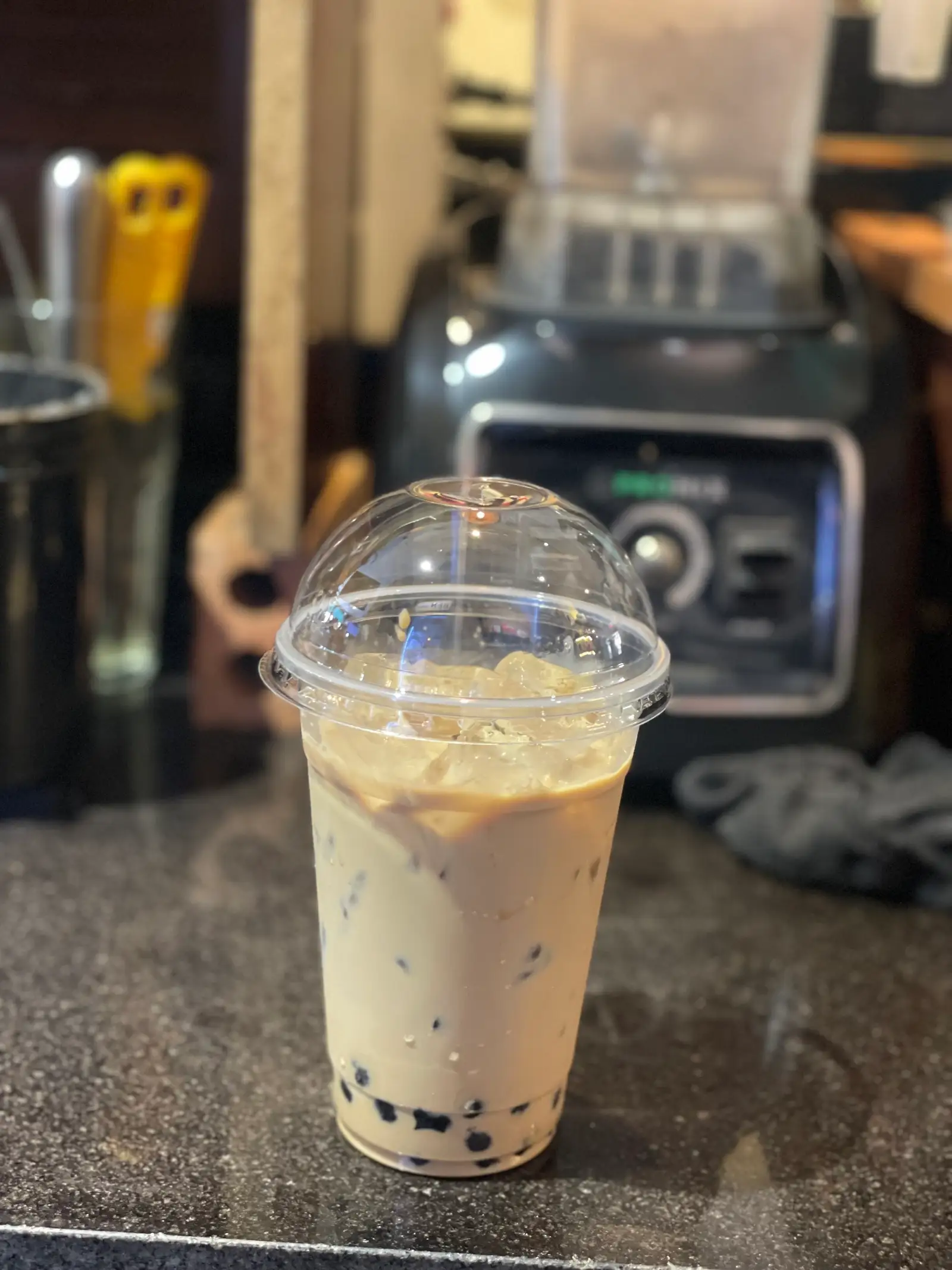 (L) Trà Sữa truyền thống( Traditional Milk Tea) - 30.000 ₫ tại Bến - Cà Phê & Trà - Bến Bình Đông