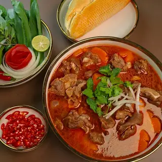 Bánh Mì Bò Kho - 57.000 ₫ tại Bếp Nhà Linh - Mì Xào, Bò Kho & Bún Mắm Nêm - Phan Huy Ích