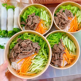 Hình ảnh Bún trộn bò