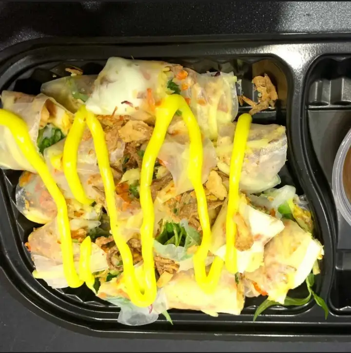 Bánh tráng Cuốn Full topping - tóp mỡ + khô - 47.000 ₫ tại Ăn Vặt Aki - Bánh Tráng Long An - Phạm Văn Đồng
