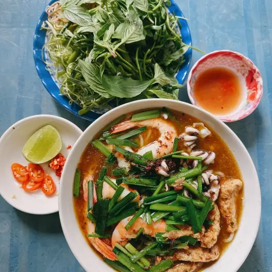 Bún Mắm Heo Quay Chả Cá - 89.000 ₫ tại Bún Mắm Út Nu - Duy Tân