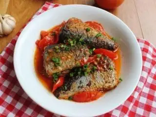 Hình ảnh Cơm cá nục sốt cà chua