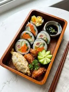 Hình ảnh Kimbap-mandu-gà viên 