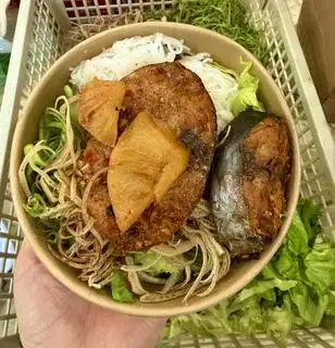 Hình ảnh Bún cá ngừ trộn cay( Phần lớn)