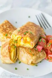 Crepe trứng phô mai - 35.000 ₫ tại Minh Nghi Bakery - Cách Mạng Tháng Tám
