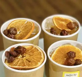 Oolong Mơ Mật Đào - Ko kèm Thạch - 45.000 ₫ tại Long Kee Cha - Hương vị Hong Kong - Trần Quốc Toản